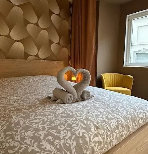 Balcon Cozy Center Of * Mons